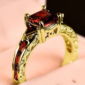 Red Crystal Zircon Gold-Tone Ring Size 5